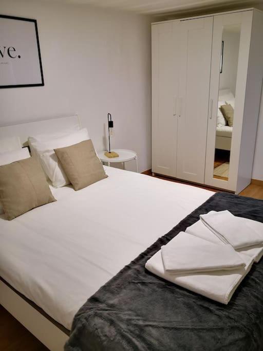 City Center Apartment - Avenida Da Liberdade Lisbona Esterno foto