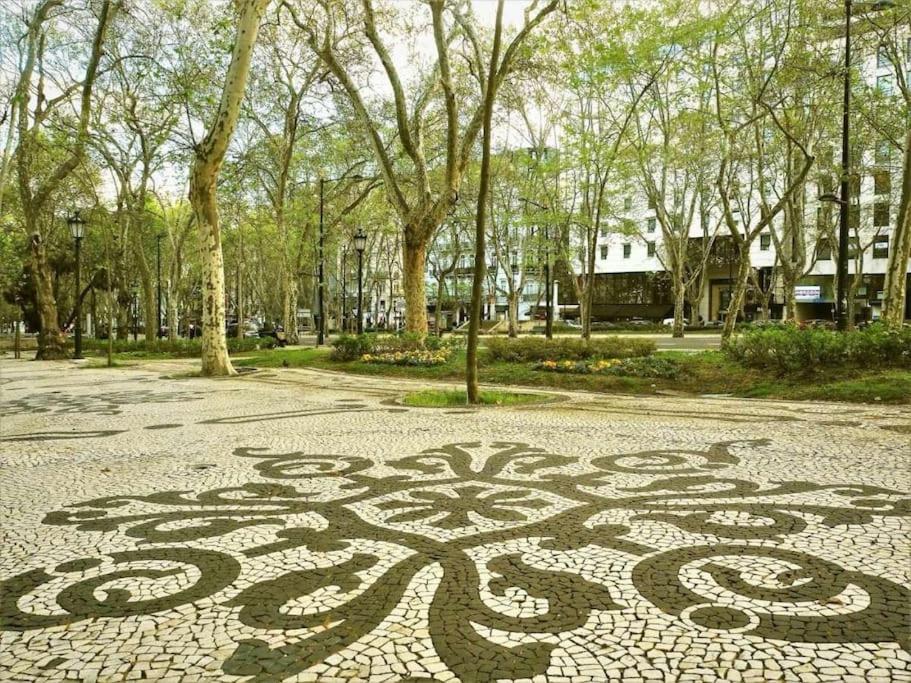 City Center Apartment - Avenida Da Liberdade Lisbona Esterno foto